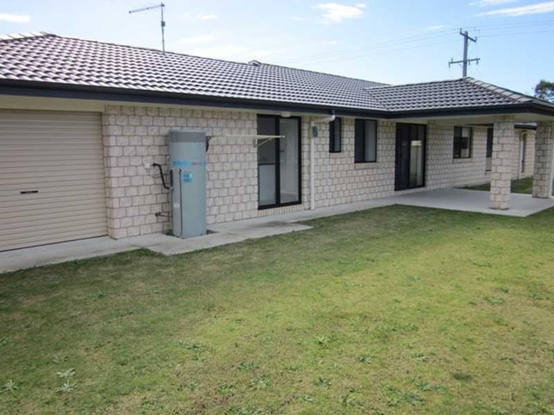 1 Harold Tory Dr, Yamba NSW 2464