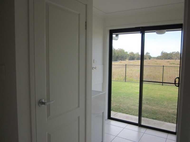 1 Harold Tory Dr, Yamba NSW 2464