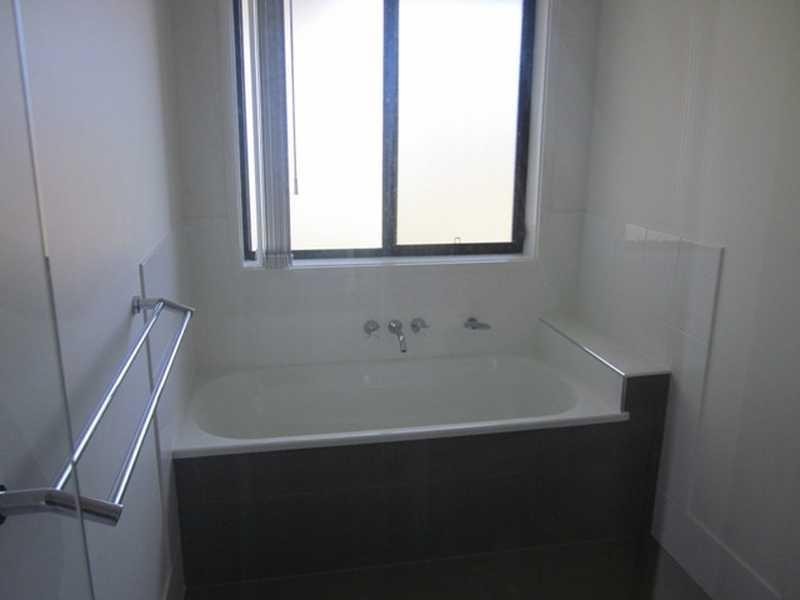 1 Harold Tory Dr, Yamba NSW 2464