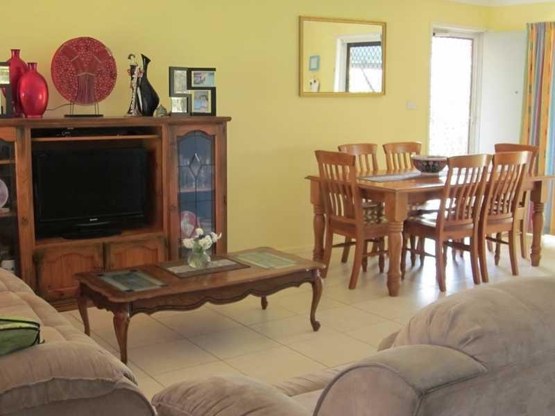 10 Osprey Dr, Yamba NSW 2464