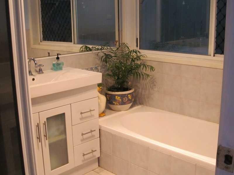 10 Osprey Dr, Yamba NSW 2464