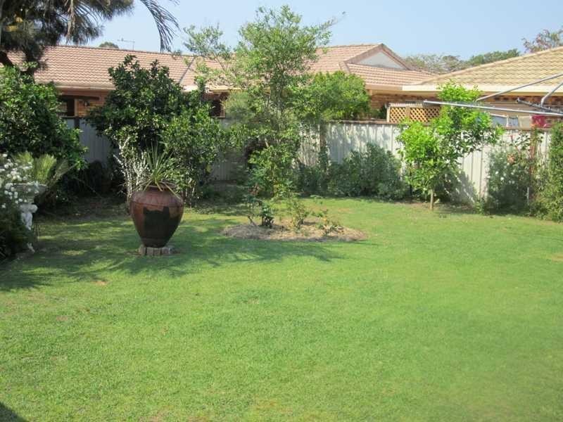 10 Osprey Dr, Yamba NSW 2464