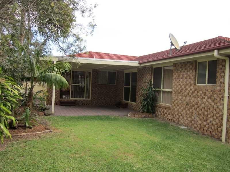 8 Mariners Way, Yamba NSW 2464
