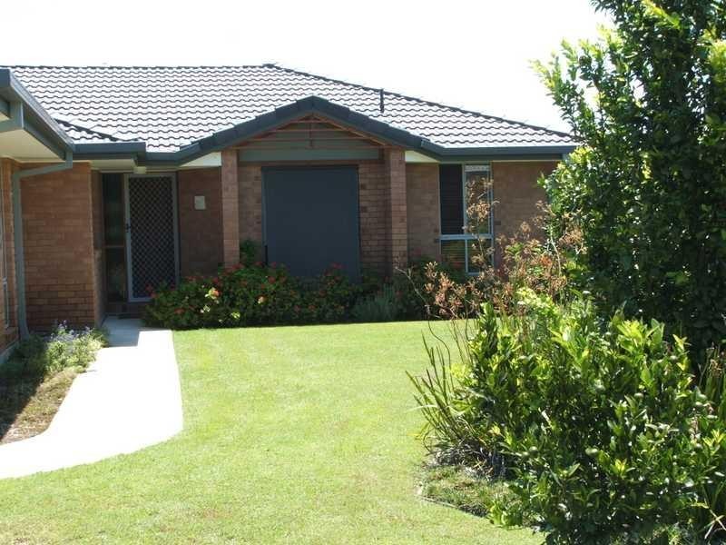 5 Newport Island Cct, Yamba NSW 2464