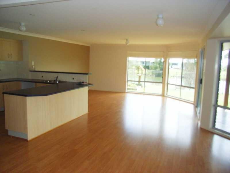 5 Newport Island Cct, Yamba NSW 2464