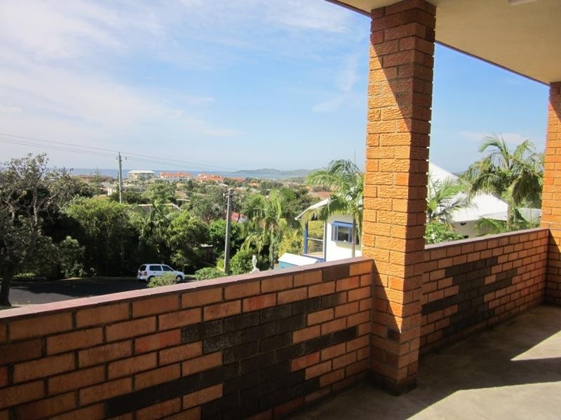 2/12 Henson Lane, Yamba NSW 2464