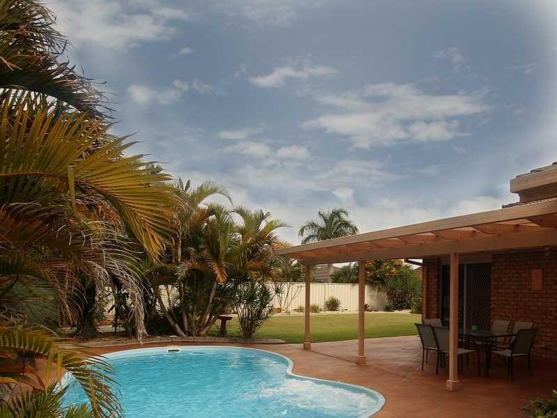 15 Palm Tce, Yamba NSW 2464