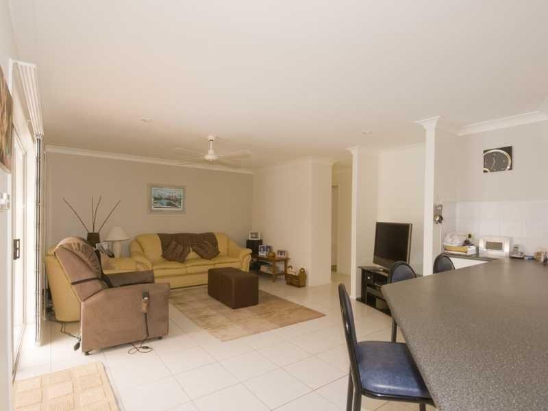 15 Palm Tce, Yamba NSW 2464