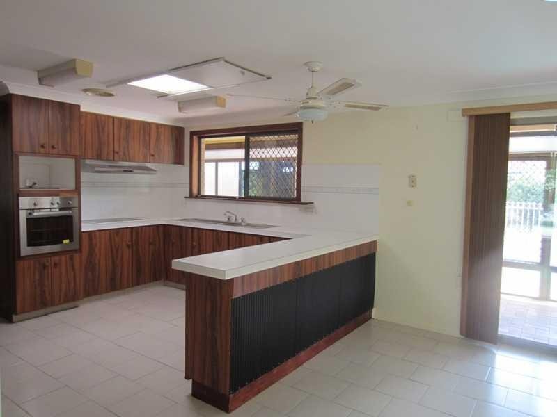 4 Coonawarra Ct, Yamba NSW 2464