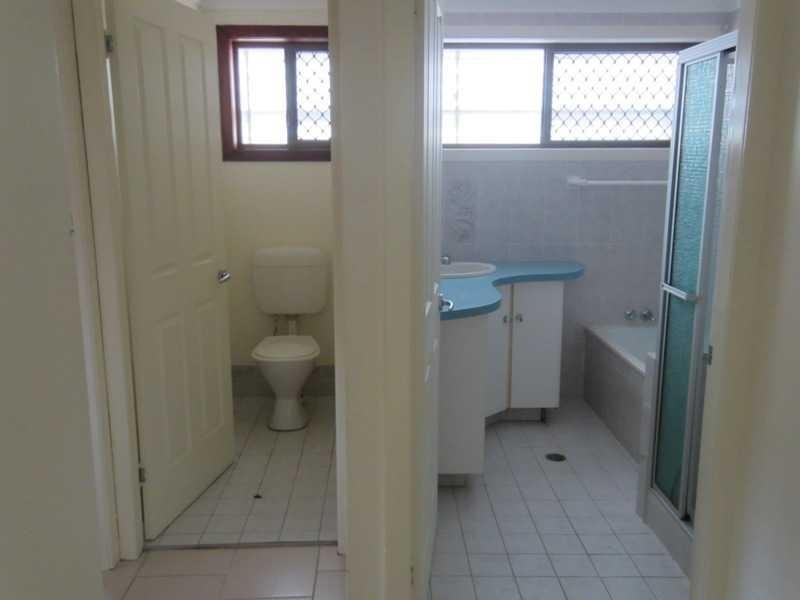 4 Coonawarra Ct, Yamba NSW 2464