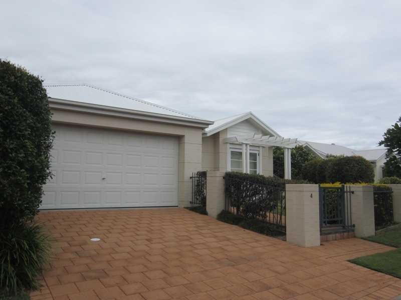 4 The Drive -, Yamba NSW 2464