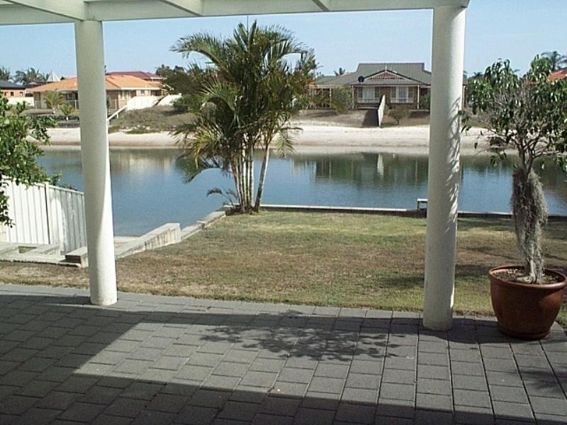 1/8 Nabilla Ct, Yamba NSW 2464