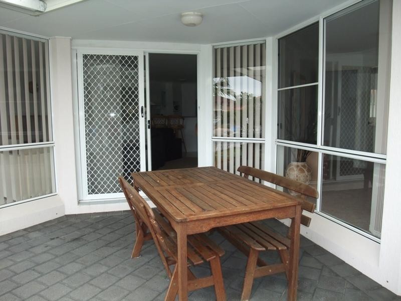 1/8 Nabilla Ct, Yamba NSW 2464