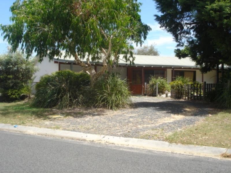 114 Melaleuca Dr, Yamba NSW 2464