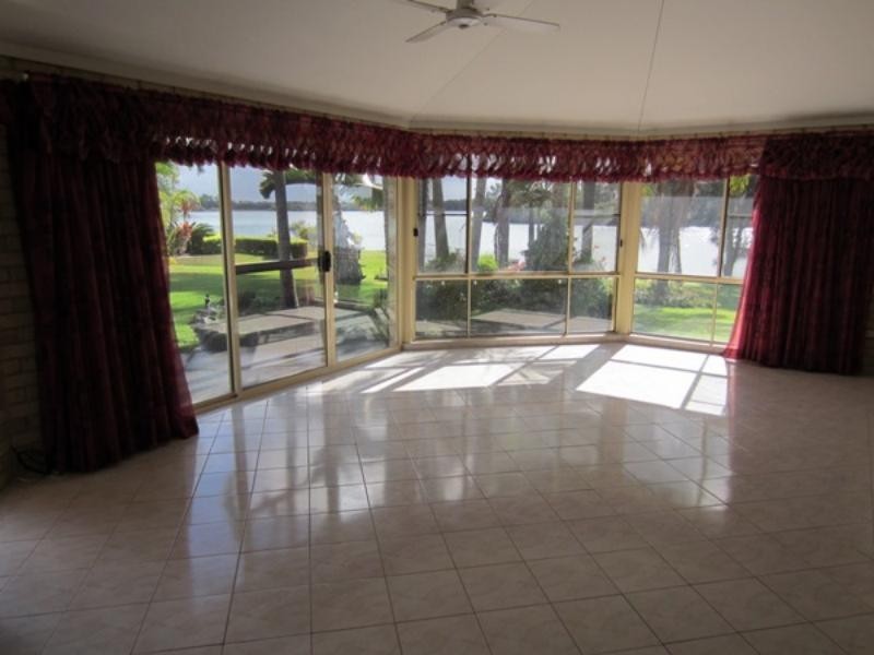 30 Palm Tce, Yamba NSW 2464