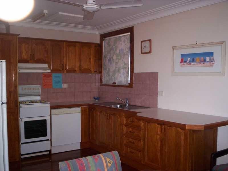 2/5 Pacific Pde, Yamba NSW 2464