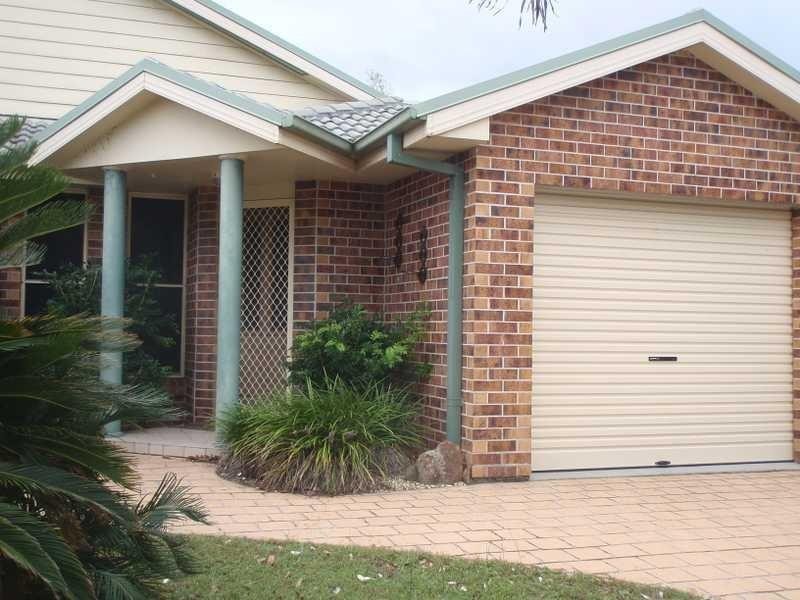 2/16 Beachside Way, Yamba NSW 2464