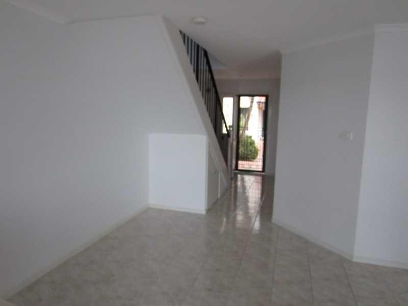 4/7 Edgewater  Cl, Yamba NSW 2464