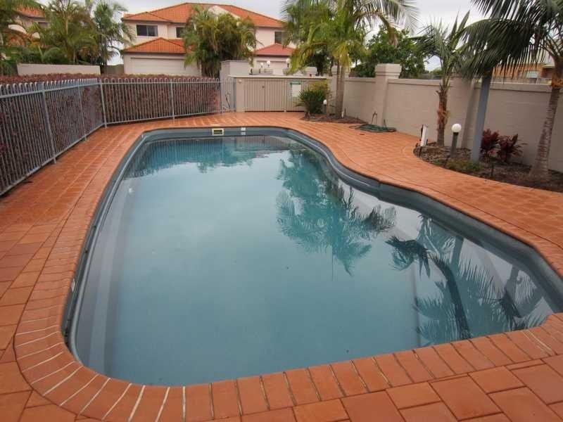 4/7 Edgewater  Cl, Yamba NSW 2464