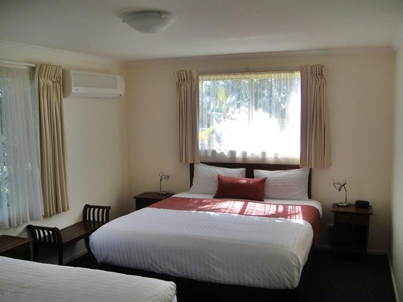 2 Yamba Rd, Yamba NSW 2464