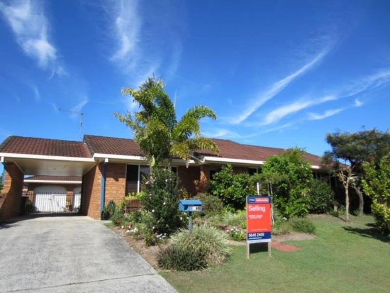 10 Osprey Dr, Yamba NSW 2464