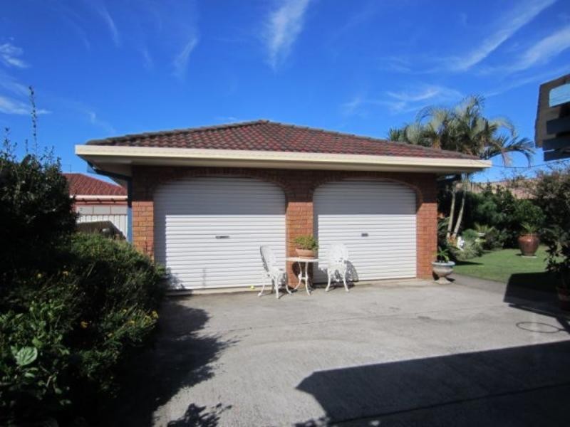 10 Osprey Dr, Yamba NSW 2464