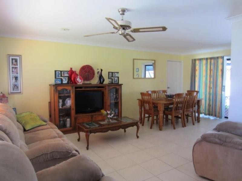 10 Osprey Dr, Yamba NSW 2464