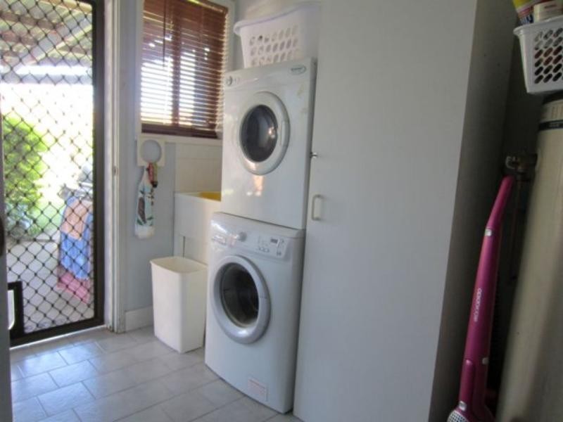 10 Osprey Dr, Yamba NSW 2464