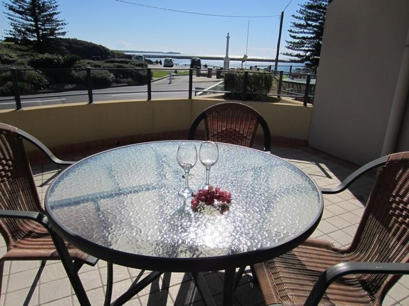 4/4 Queen  St, Yamba NSW 2464