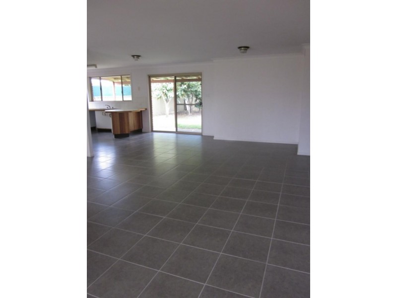 4 Palm Terrace, Yamba NSW 2464