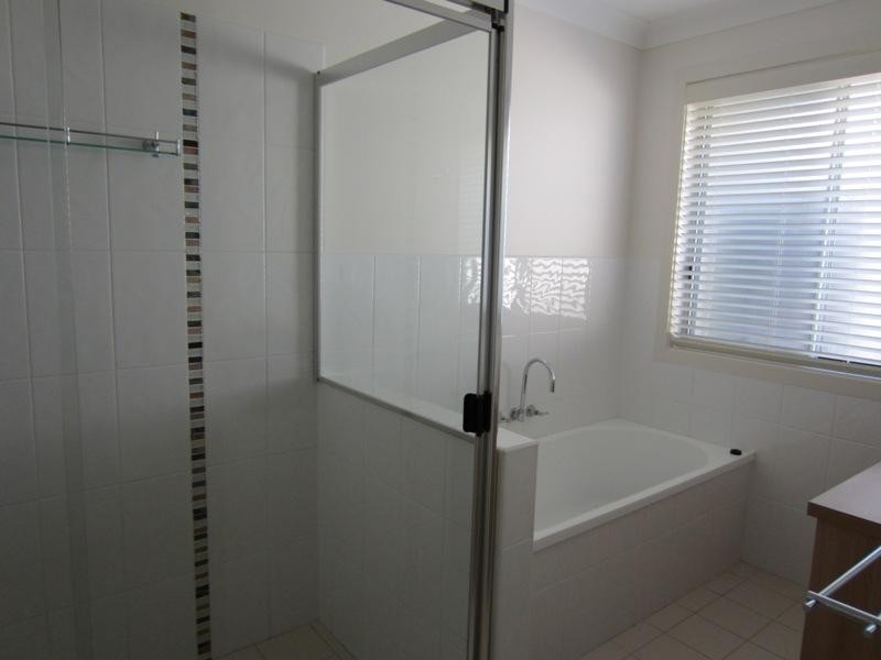 1/6 Bessy Cl, Yamba NSW 2464