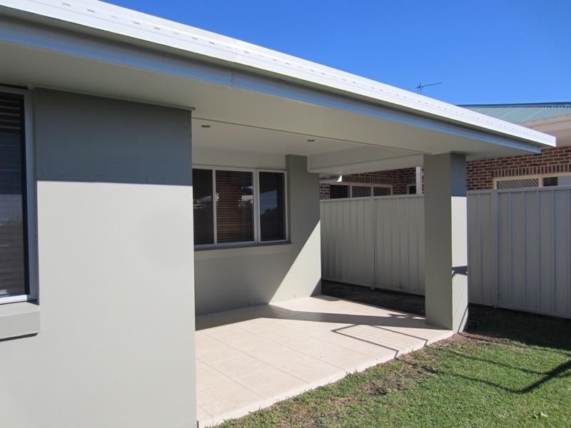 1/6 Bessy Cl, Yamba NSW 2464