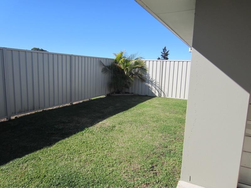 1/6 Bessy Cl, Yamba NSW 2464