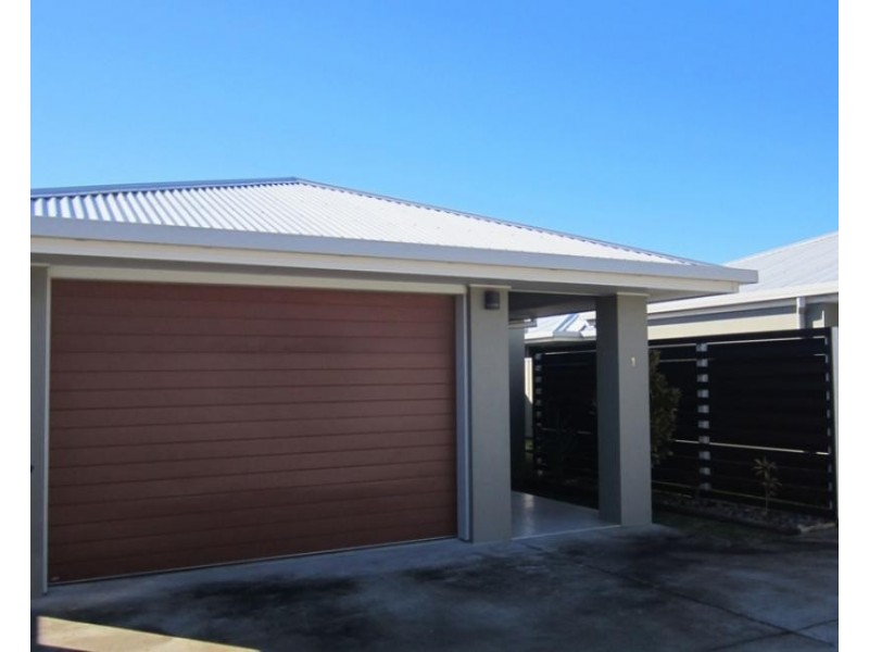 1/6 Bessy Cl, Yamba NSW 2464