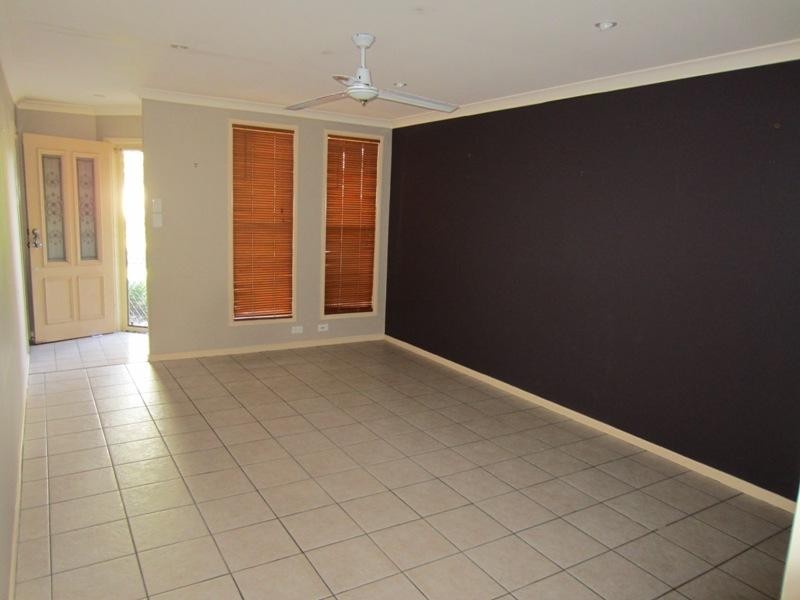 2/16 Beachside Way, Yamba NSW 2464