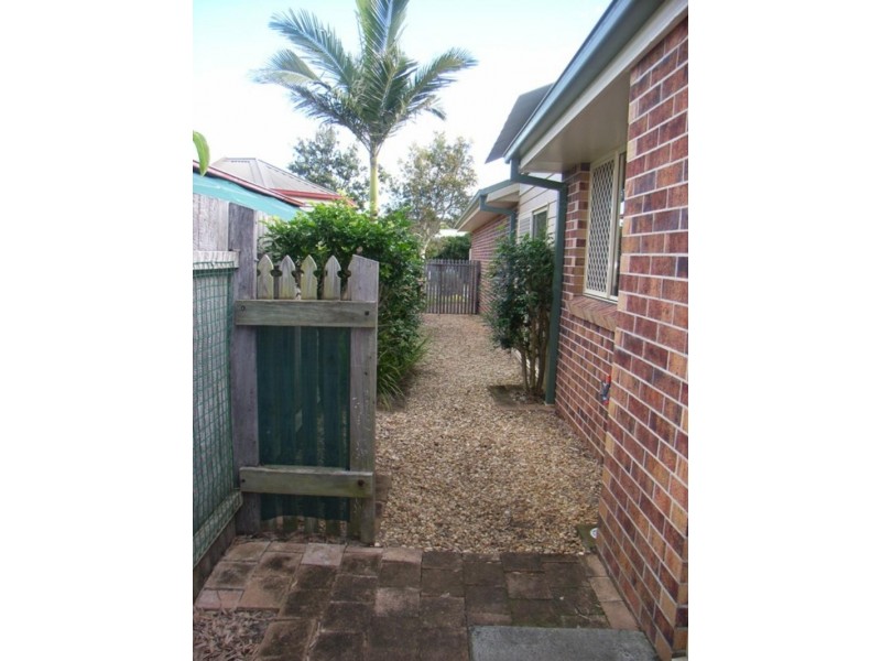 2/16 Beachside Way, Yamba NSW 2464