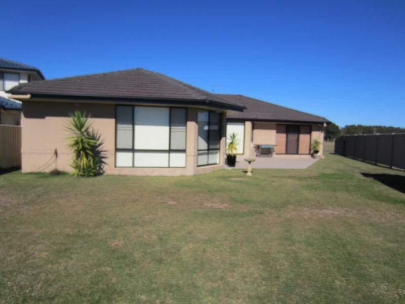 2 Taine Ct, Yamba NSW 2464