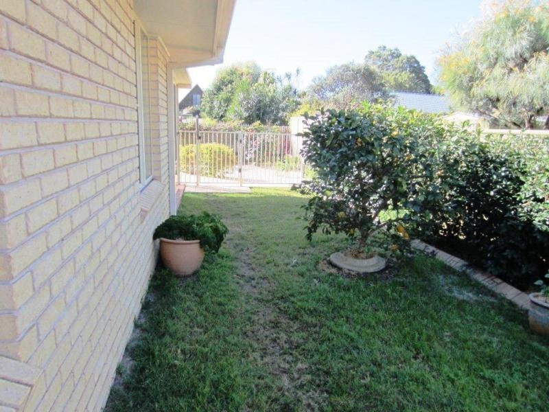4 The Anchorage -, Yamba NSW 2464
