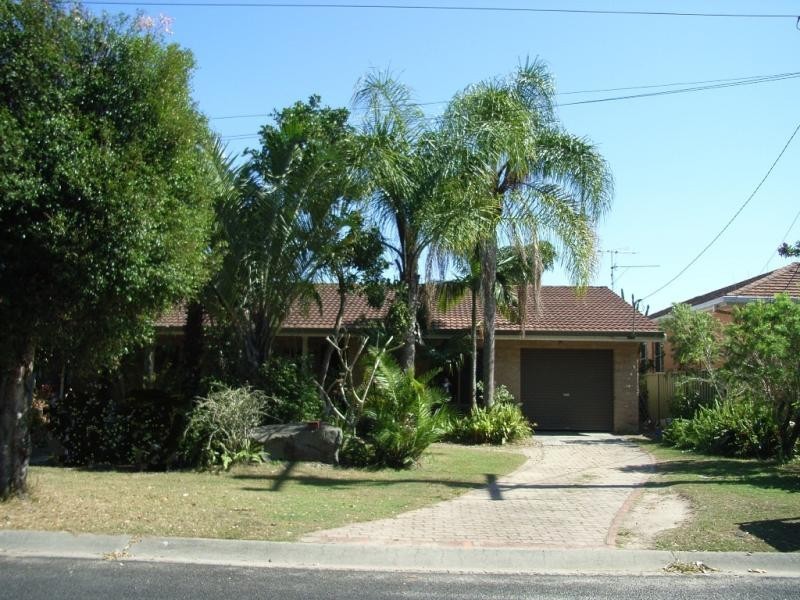 63 Shores Dr, Yamba NSW 2464