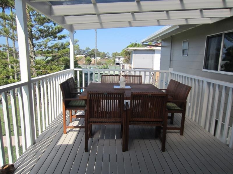 19 Yamba St, Palmers Island NSW 2463