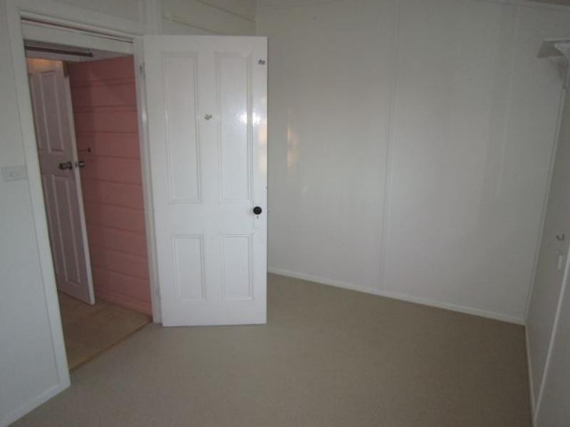 10 Gordon  St, Palmers Island NSW 2463