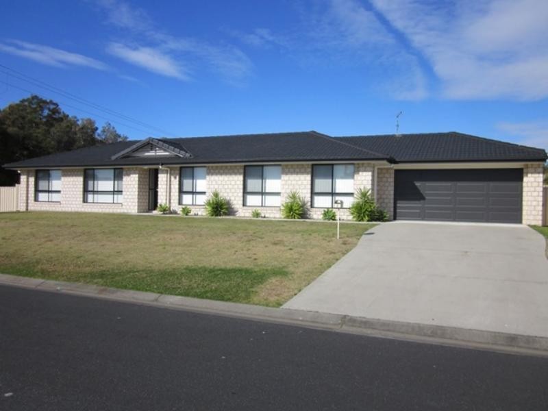 1 Harold Tory Dr, Yamba NSW 2464