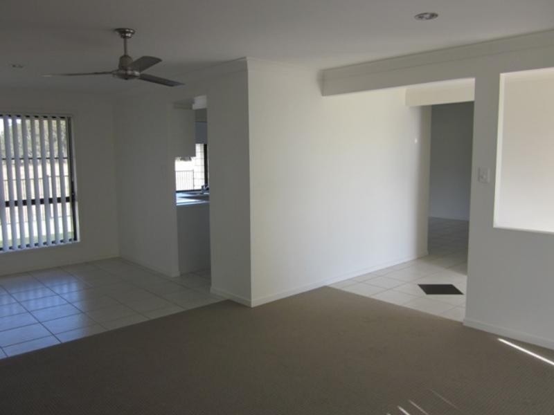 1 Harold Tory Dr, Yamba NSW 2464