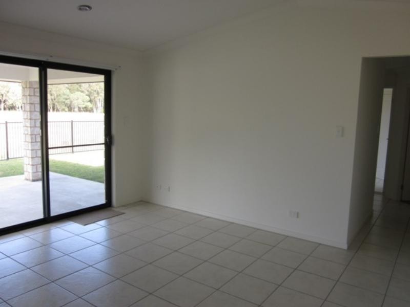 1 Harold Tory Dr, Yamba NSW 2464