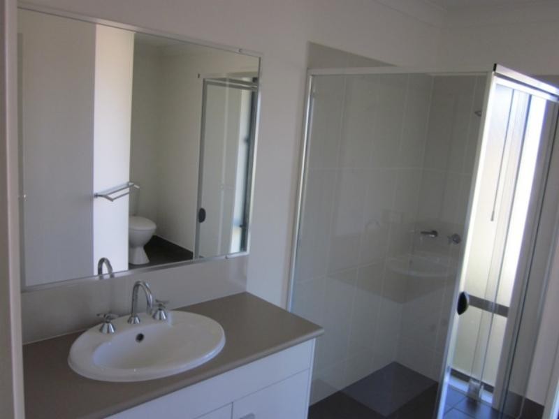 1 Harold Tory Dr, Yamba NSW 2464