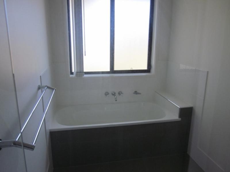 1 Harold Tory Dr, Yamba NSW 2464