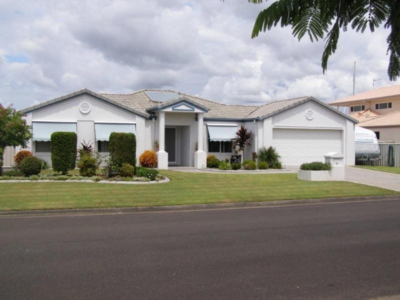 9 Nabilla Ct, Yamba NSW 2464