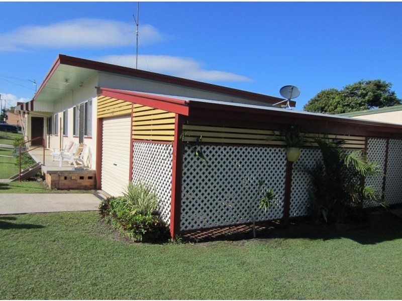 27 Queen  St, Yamba NSW 2464