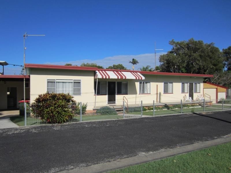 27 Queen  St, Yamba NSW 2464