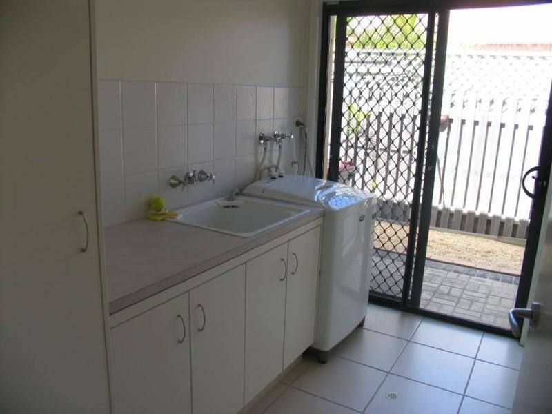 9 Oceania  Ct, Yamba NSW 2464